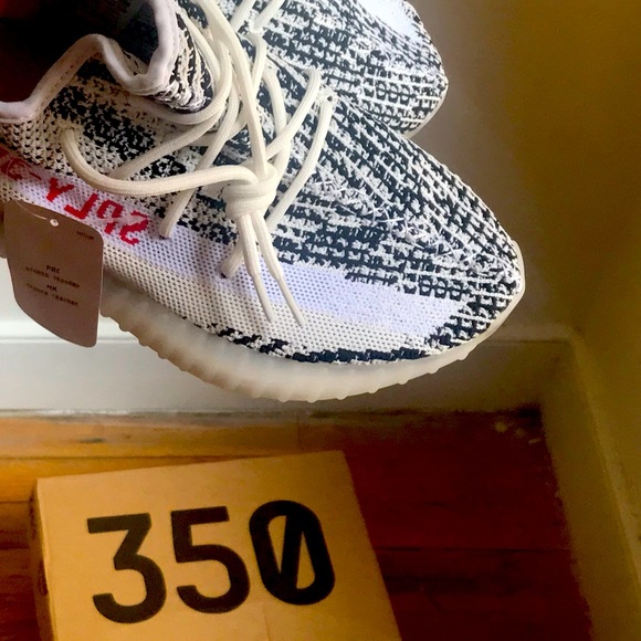 Adidas YEEZY Boost 350 Zebra Black Size 8 - Picture 5 of 14